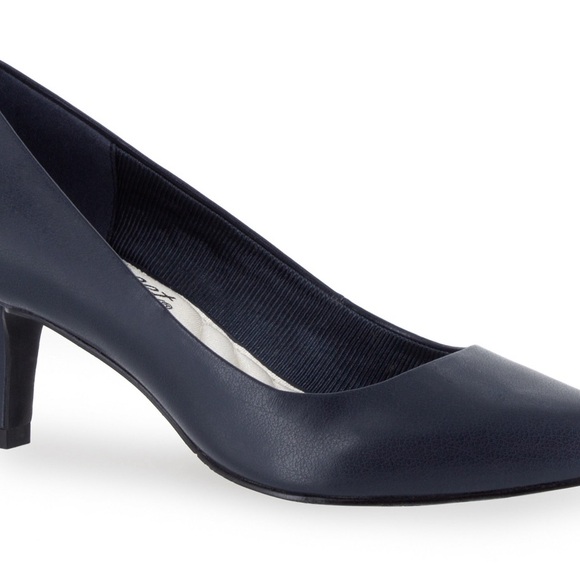 easy street Shoes - NWT women’s Easy Street Pointe High heels Navy SZ 6